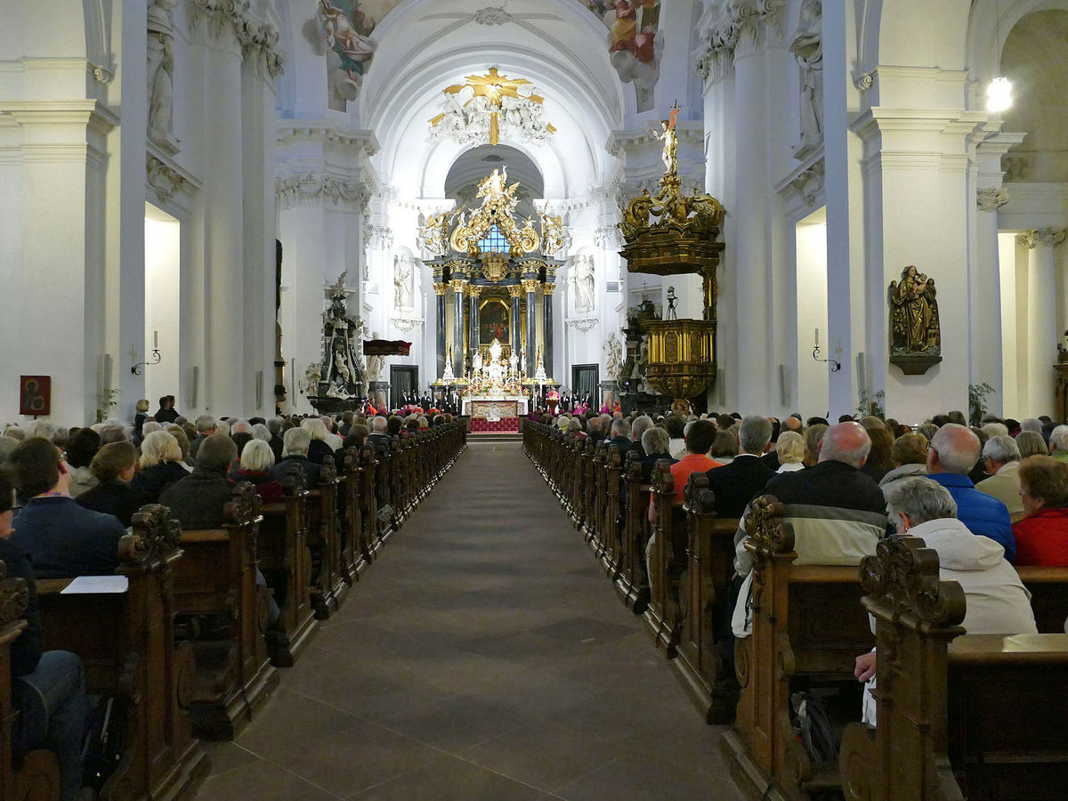 Abschlussvesper der Bischofskonferenz mit Austeilung des Bonifatiussegens (Foto: Karl-Franz Thiede)